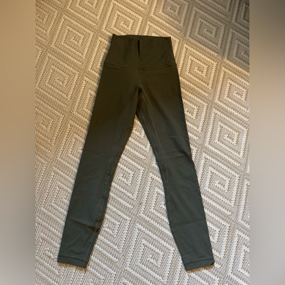 Lululemon Align Ribbed High-Rise Legging
 25"
Army Green